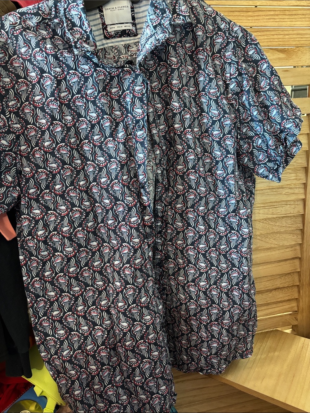 Denim and Flower Short-Sleeve Linen Button-Down Shirt Medium